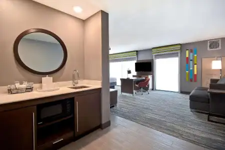 Hampton Inn & Suites Las Vegas Convention Center - No Resort Fee - 51