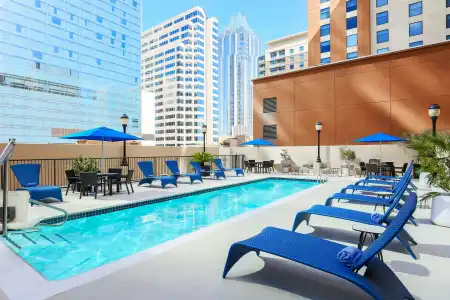 Hampton Inn & Suites Austin Downtown - 18