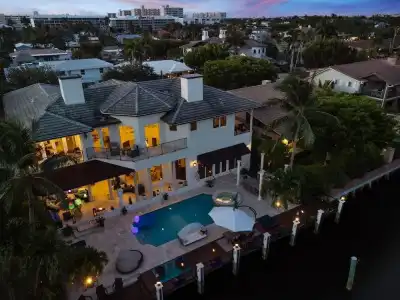 Luxury Home Villa D' Amore Southern Florida Paradise Sleeps 10 5 Bedroom Villa by RedAwning - 30