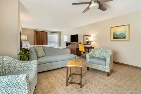 Best Western Plus Monterey Inn - 79