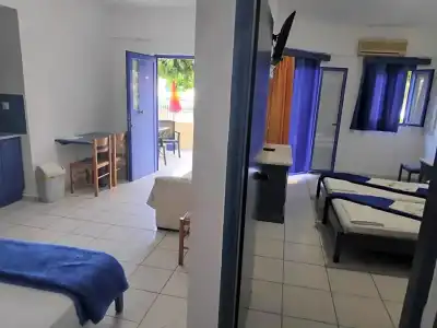 Leonidas Studios & Apartments - 31