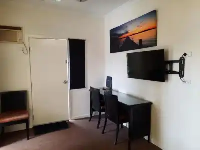 Flying Spur Motel - 40