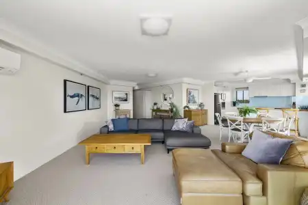 Gemini Court Holiday Apartments - 215