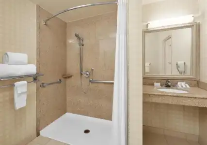 Hilton Garden Inn San Diego Del Mar - 59