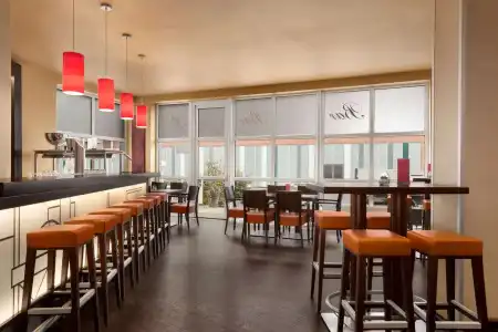 Ramada By Wyndham Bottrop - 14