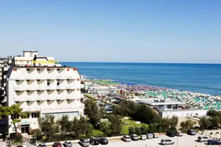 City Beach Resort - 20