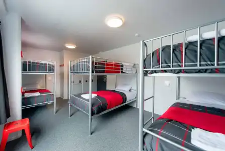 Urbanz - Hostel - 17