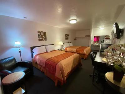 Motel West - 22