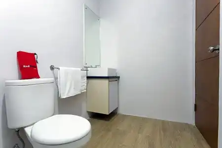 RedDoorz Plus near Cilandak Town Square 2 - 17