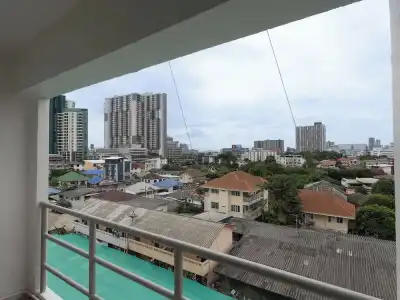 Regent Ngamwongwan - 50
