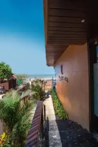 Royale Exotica - 28