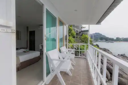 Phi Phi Cozy Seafront Resort - 111