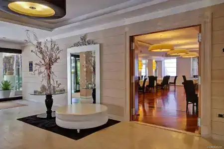 Boutique Esplanade - 1
