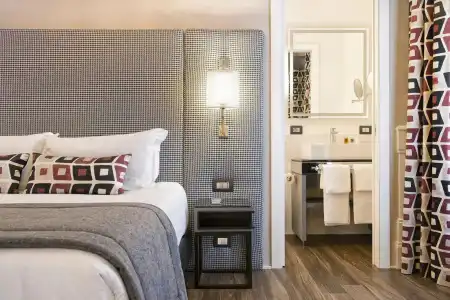 The Independent Suite - 9