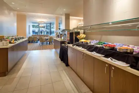 Holiday Inn Vancouver Centre by IHG - 10