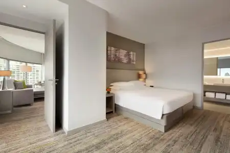 Hyatt Place Bangkok Sukhumvit 24 - 39