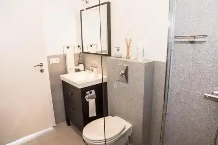 Bakki Apartments & Hostel - 86