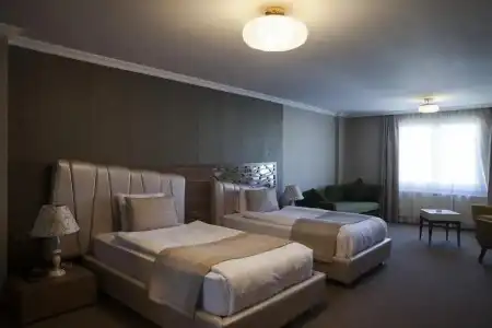 Royal Milano - 13