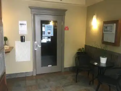 Quality Inn Centre-Ville - 98