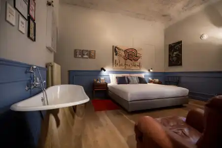 AdAstra Suites - 102
