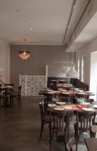 La Flamme Wertheim Garni - 13