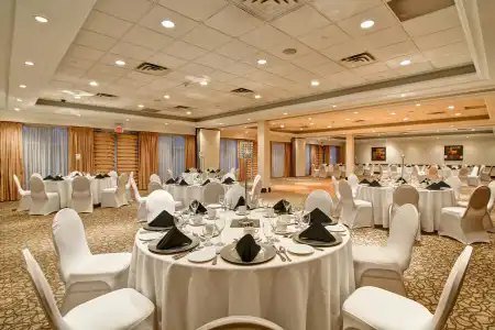Hilton Garden Inn Toronto/Burlington - 41