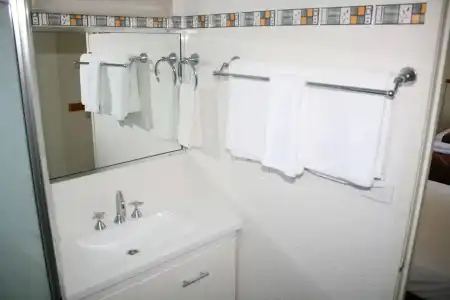 Billabong Lodge Motel - 6