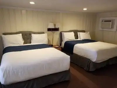 The Tides Motel - 4