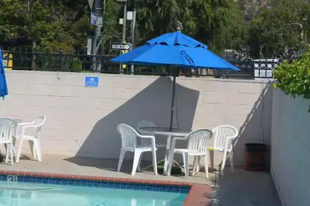 Welcome Inn on Colorado Blvd - 8