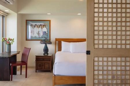 Waikiki Shore by OUTRIGGER - 150