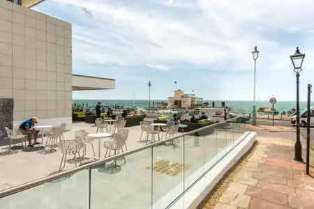 Holiday Inn Brighton Seafront by IHG - 7