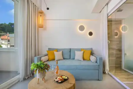 Mirablue Luxury Residences - 425