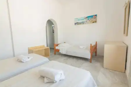 Carlos Pension - 47