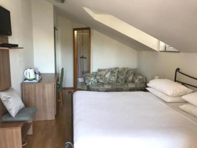 Pink Inn - 28