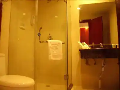 GreenTree Inn Wuhan Hankou Jiangtan - 6