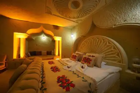 Serenus Cave Suites - 1
