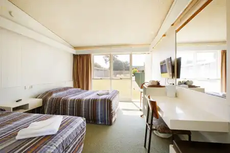 Sunnybank - 2