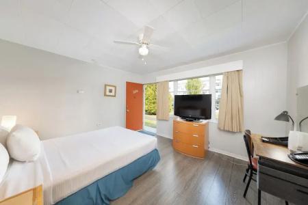 2400 Motel - 41