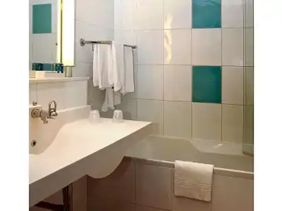 Novotel Bayeux - 80