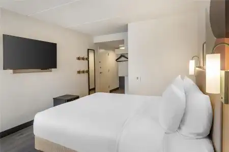 Spark by Hilton Atlanta Airport South College Park - 57