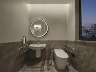 Hilton Garden Inn West Lake - 48