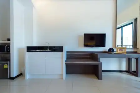 J Residence - 105