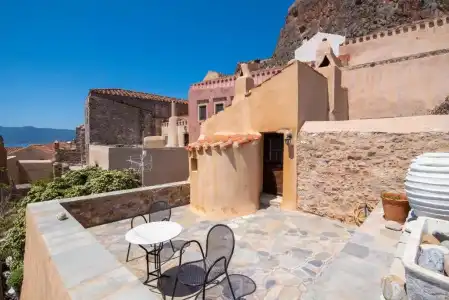 Goulas Traditional Guesthouse - 61