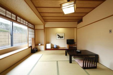 Hiroshima Garden Palace - 12