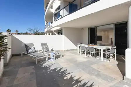Bay Royal Apartments - 201