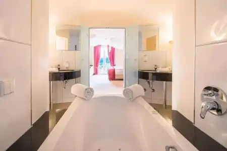 Best Western Premier Castanea Resort - 90