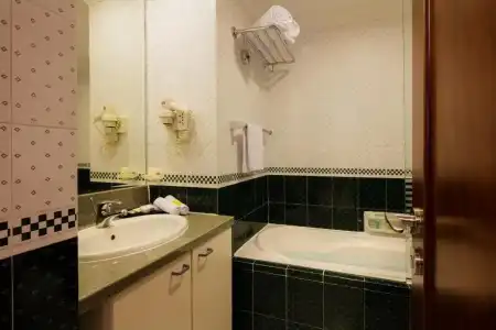 Norfolk Mansion Luxury Serviced Apartment - 210