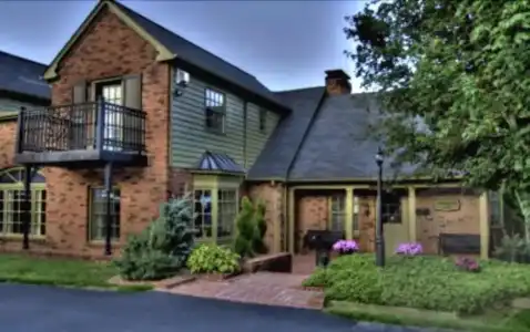 Hillwinds Inn - 27