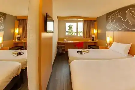Ibis Budget Montpellier Sud Près d'Arènes - 49