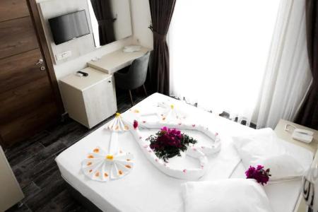 Dream Town & Restaurant - 2